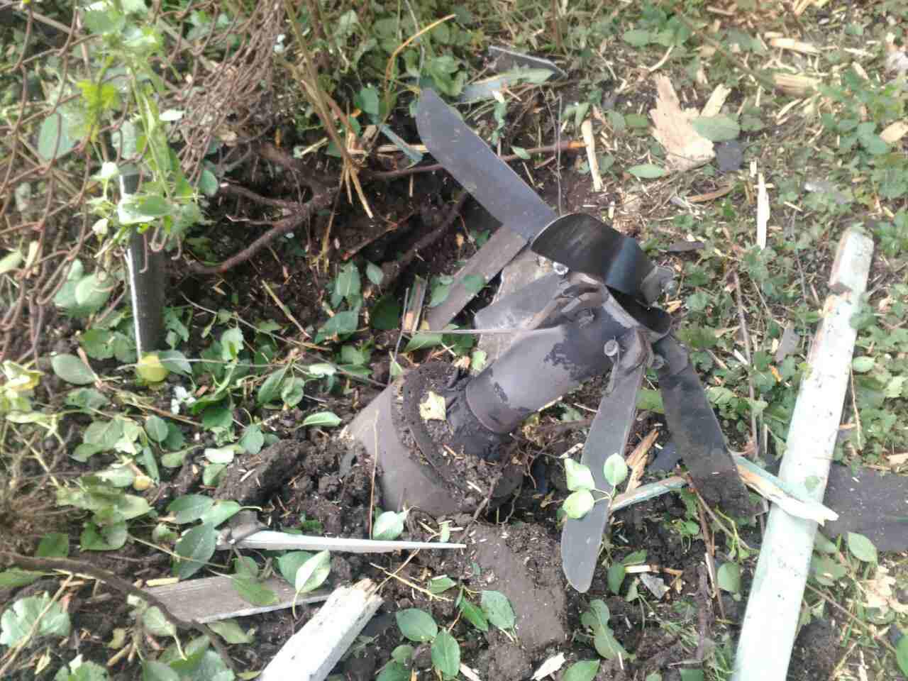 Ад в Калиновке: В сети появились шокирующие фото и видео взрывов, разрушений и эвакуации - 76818 Ад в Калиновке: В сети появились шокирующие фото и видео взрывов, разрушений и эвакуации - фото 76818