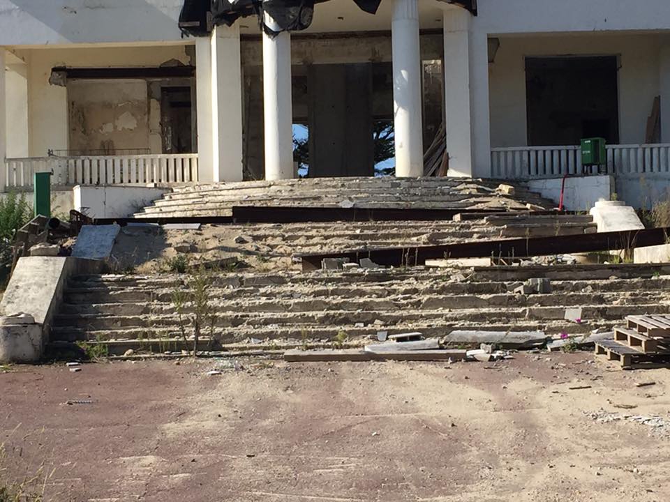 Людмила Путина с мужем варварски разрушили элитный исторический дом во Франции - 76284 Людмила Путина с мужем варварски разрушили элитный исторический дом во Франции - фото 76284