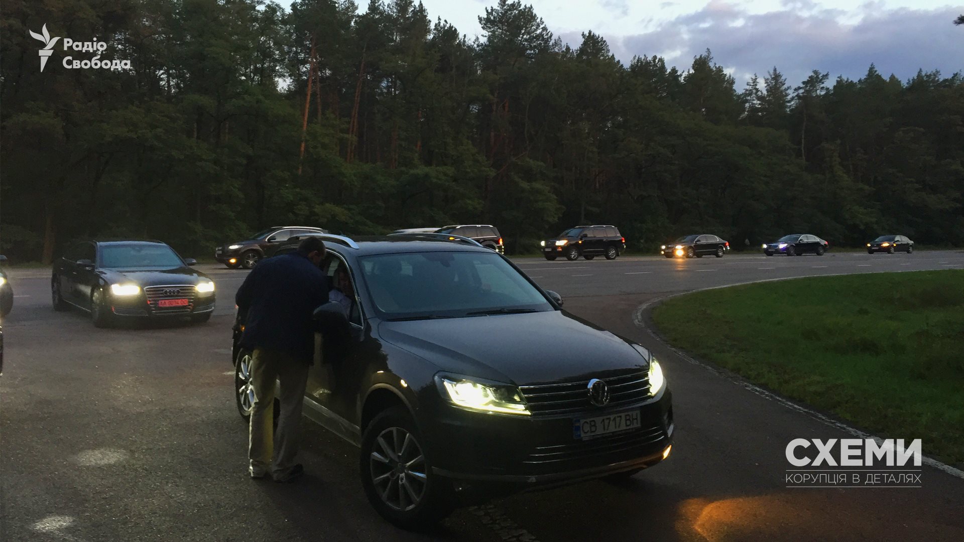 Вереница элитных авто: нардепы от БПП провели закрытую встречу с президентом - 72266 Вереница элитных авто: нардепы от БПП провели закрытую встречу с президентом - фото 72266