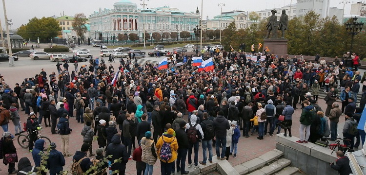 Участники акций в России требуют освободить оппозиционера из под ареста и допустить на выборы Путина - 79658 Участники акций в России требуют освободить оппозиционера из под ареста и допустить на выборы Путина - фото 79658