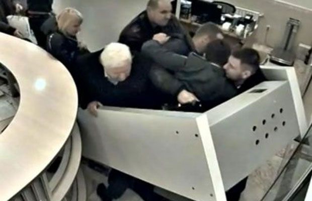 ГПУ проводит обыски у функционеров партии беглого Клименко - 82843 ГПУ проводит обыски у функционеров партии беглого Клименко - фото 82843
