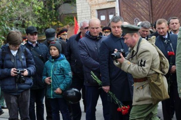Атаману УНР открыли памятник в Виннице - 81694 Атаману УНР открыли памятник в Виннице - фото 81694