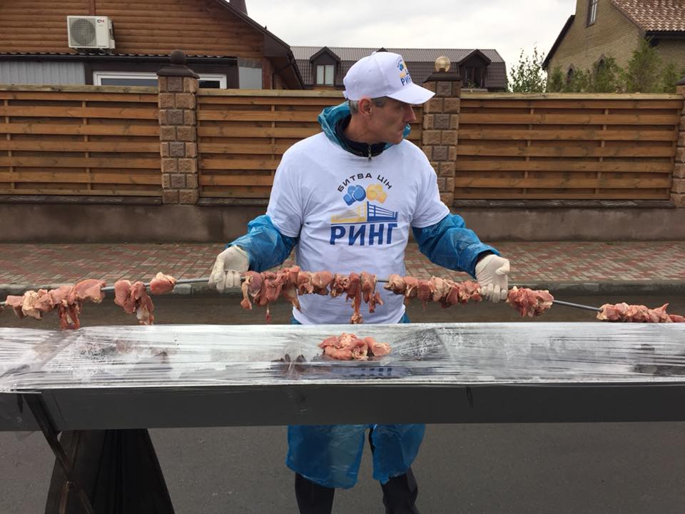 На приготовление блюда ушло 320 килограмм мяса - 85546 На приготовление блюда ушло 320 килограмм мяса - фото 85546