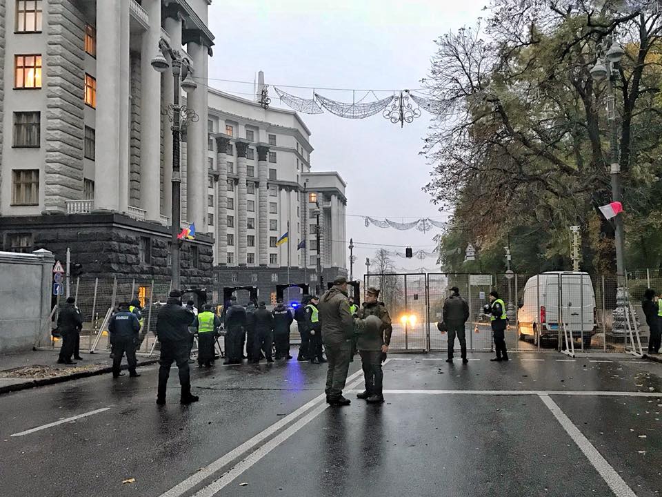 Будут пробки: Полиция и Нацгвардия оцепили центр Киева - 81952 Будут пробки: Полиция и Нацгвардия оцепили центр Киева - фото 81952