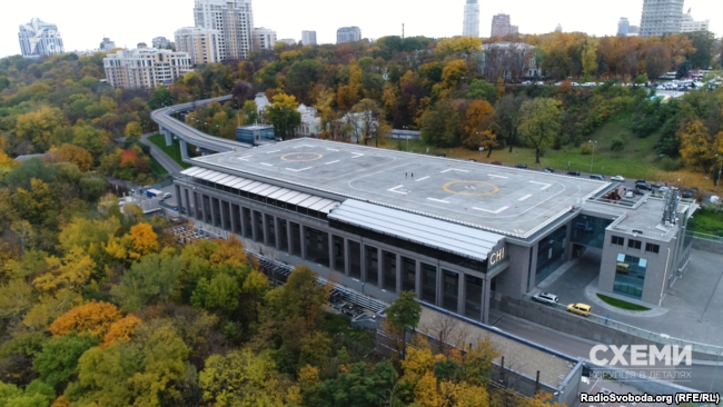 Кто теперь контролирует вертолетную площадку Януковича - расследование - 85216 Кто теперь контролирует вертолетную площадку Януковича - расследование - фото 85216