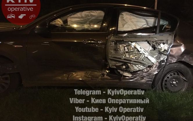 В Киеве из-за пьяного полицейского столкнулись три автомобиля - 81969 В Киеве из-за пьяного полицейского столкнулись три автомобиля - фото 81969