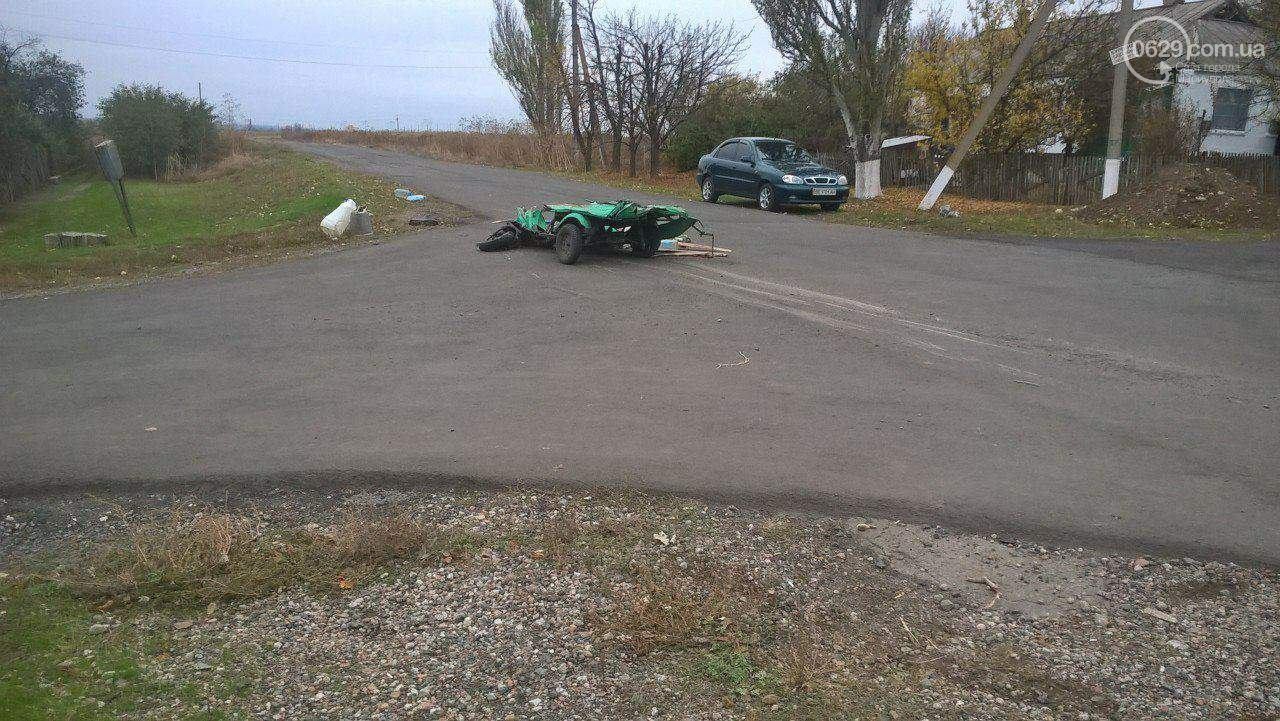 Под Мариуполем зенитный комплекс влетел в мотороллер (фото) - 85160 Под Мариуполем зенитный комплекс влетел в мотороллер (фото) - фото 85160