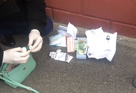 Женщина получила за сына 35 тысяч долларов - 84655 Женщина получила за сына 35 тысяч долларов - фото 84655