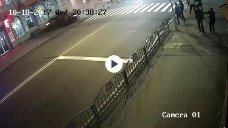 Кровавое ДТП в Харькове: Появились кадры с первых секунд столкновения - 82695 Кровавое ДТП в Харькове: Появились кадры с первых секунд столкновения - фото 82695