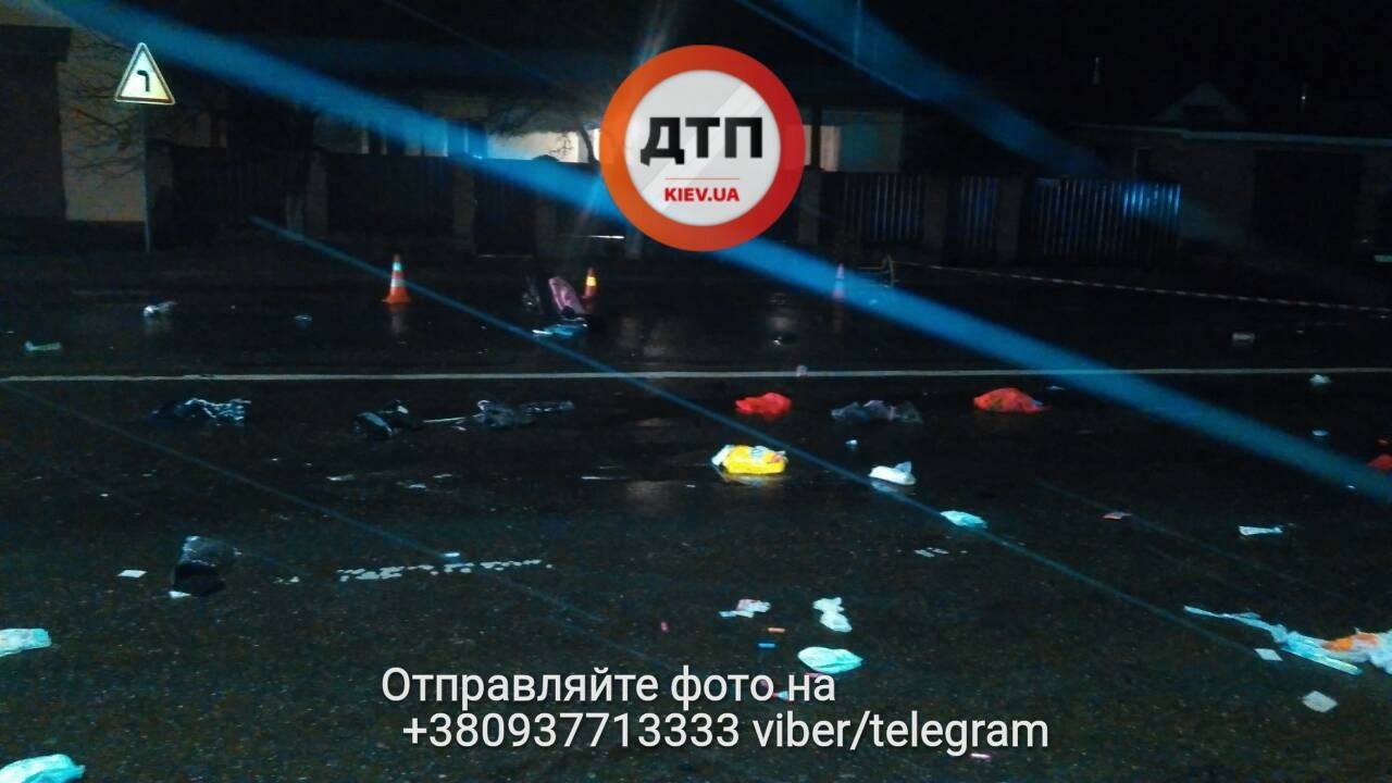 Под Киевом водитель на бешеной скорости сбил пешеходов и скрылся, есть погибшие - 93114 Под Киевом водитель на бешеной скорости сбил пешеходов и скрылся, есть погибшие - фото 93114