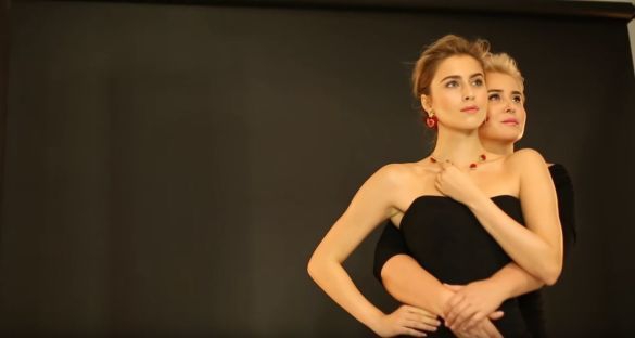 Появилось видео, как снимали обложку ELLE с Софией Ротару и ее семьей - 93445 Появилось видео, как снимали обложку ELLE с Софией Ротару и ее семьей - фото 93445