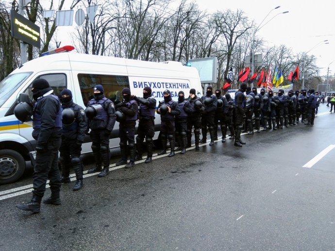 За акцией наблюдают правоохранители - 96149 За акцией наблюдают правоохранители - фото 96149