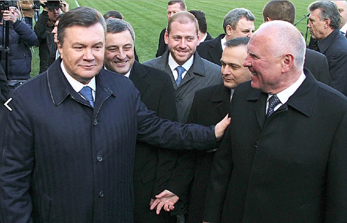 Леонид Климов получил к Евро-2012 массу плюшек из госбюджета - 96252 Леонид Климов получил к Евро-2012 массу плюшек из госбюджета - фото 96252