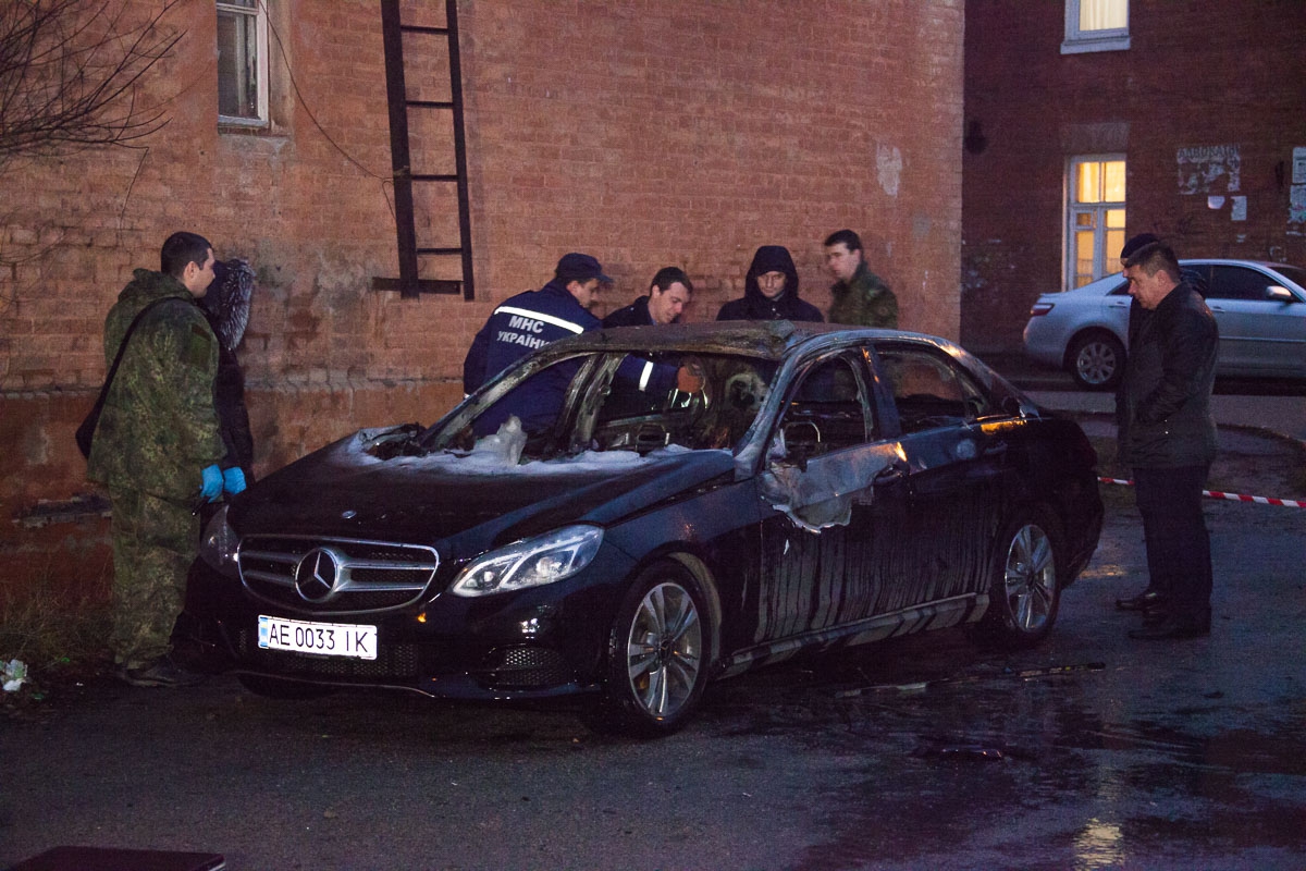 В Днепре взорвали автомобиль прокурора - 97151 В Днепре взорвали автомобиль прокурора - фото 97151