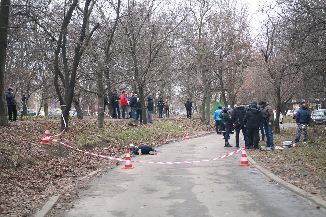 В Днепре неизвестные расстреляли мужчину - 95639 В Днепре неизвестные расстреляли мужчину - фото 95639