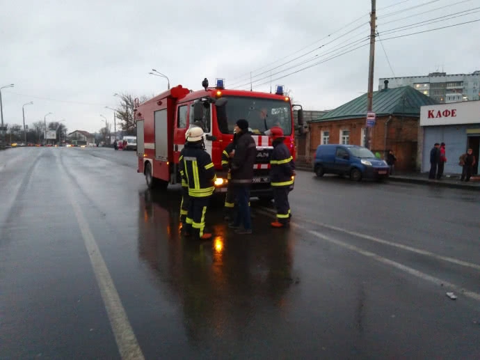 В Харькове взяли в заложники 9 взрослых и двоих детей - 100183 В Харькове взяли в заложники 9 взрослых и двоих детей - фото 100183