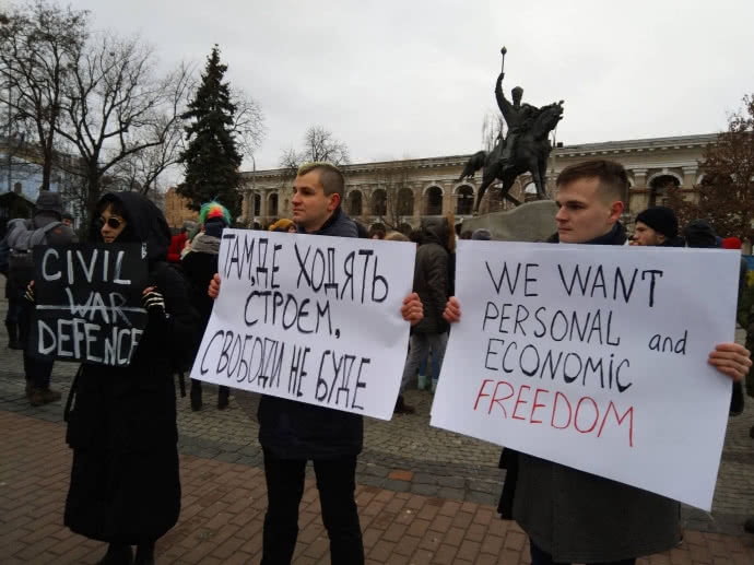 По словам протестующих, за порядком в стране должна следить полиция - 106439 По словам протестующих, за порядком в стране должна следить полиция - фото 106439