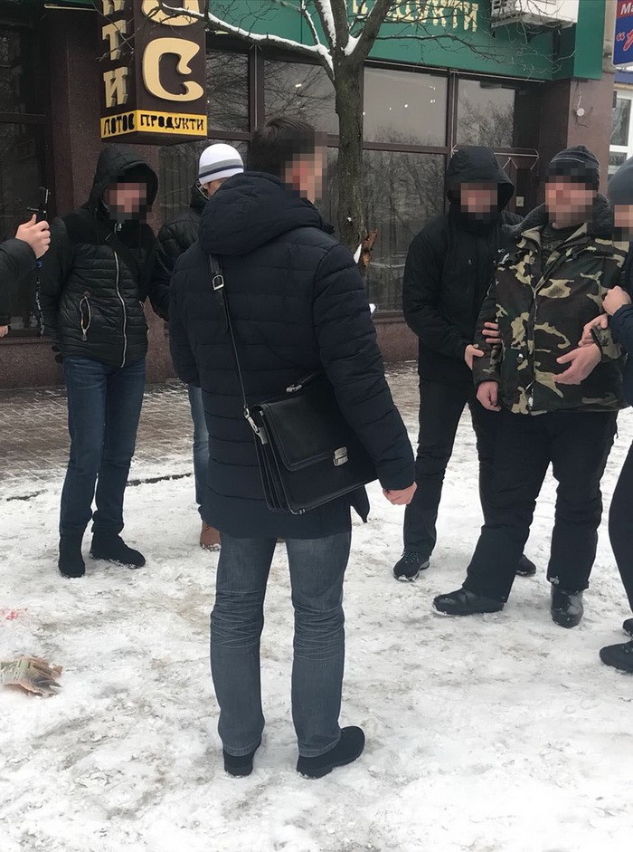 В Сумах на взятке 'погорели' три правоохранителя - 106357 В Сумах на взятке 'погорели' три правоохранителя - фото 106357