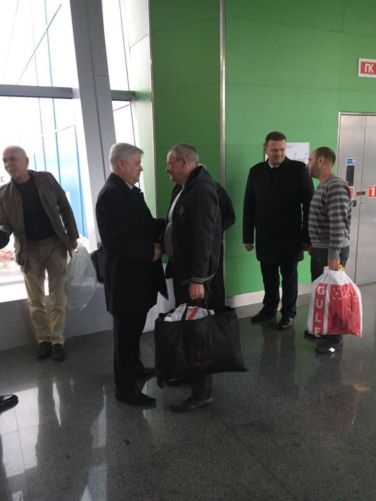Четверо украинцев вернулись домой из многолетнего плена в Ливии - 106022 Четверо украинцев вернулись домой из многолетнего плена в Ливии - фото 106022