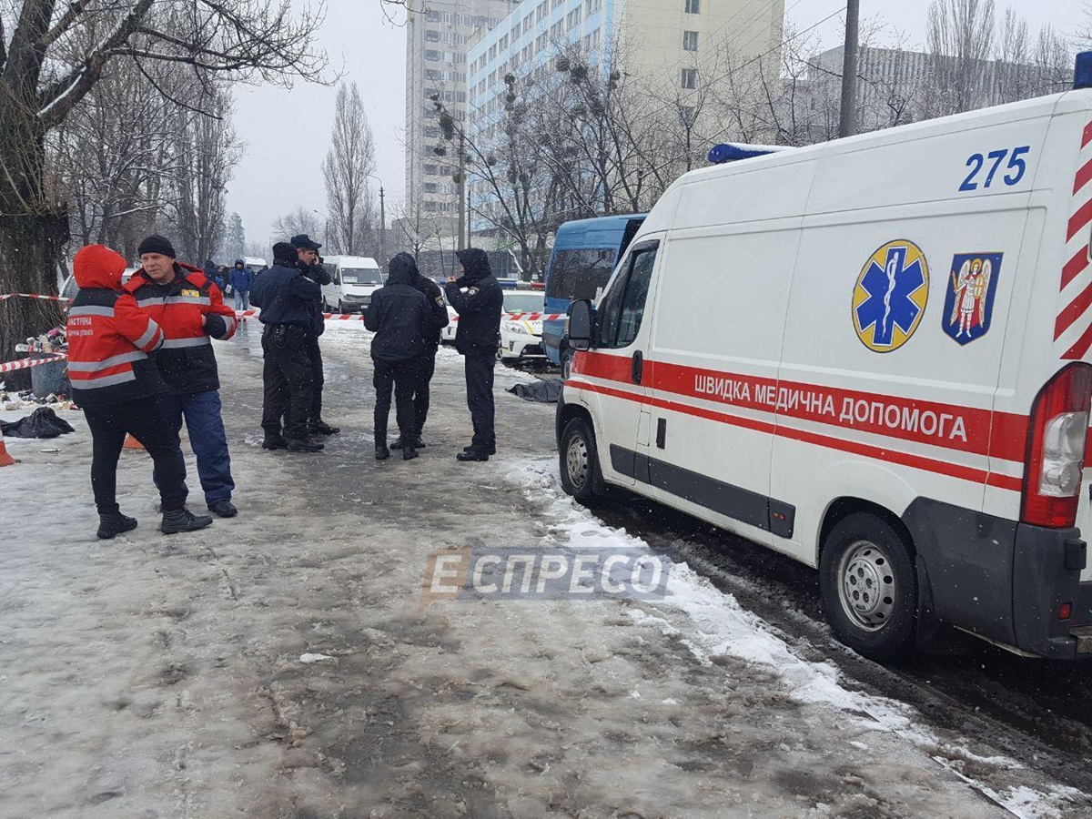 В Киеве зарезали мужчину на остановке за замечание - 107807 В Киеве зарезали мужчину на остановке за замечание - фото 107807