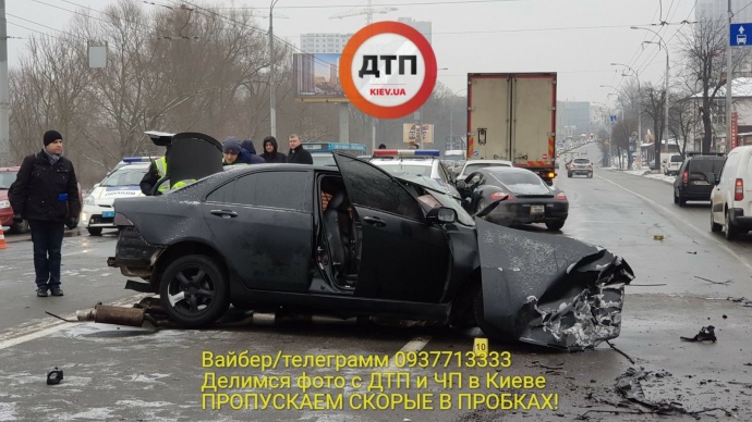 В Киеве в результате в ДТП погиб полицейский - 108823 В Киеве в результате в ДТП погиб полицейский - фото 108823