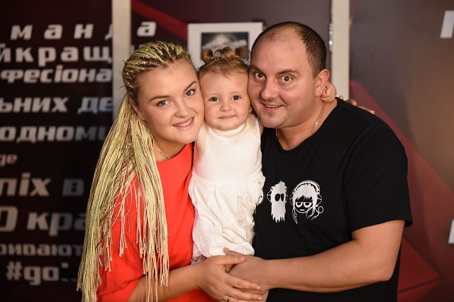 Актеры Лиги смеха и Квартала 95 рассказали свои истории любви ко Дню влюбленных - 108598 Актеры Лиги смеха и Квартала 95 рассказали свои истории любви ко Дню влюбленных - фото 108598
