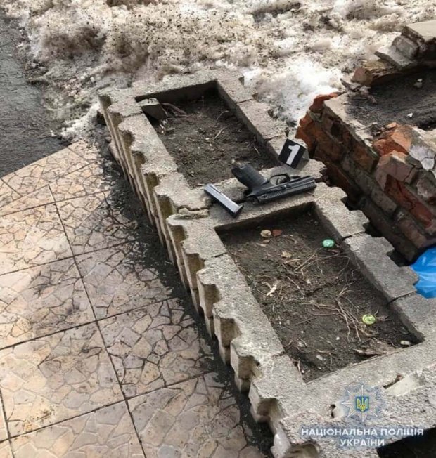 В супермаркете в центре Киева неизвестный устроил стрельбу, есть пострадавшая - 113363 В супермаркете в центре Киева неизвестный устроил стрельбу, есть пострадавшая - фото 113363