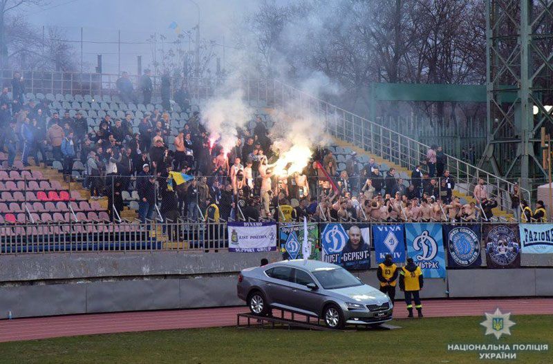 Фанаты 'Динамо' травмировали 9 полицейских в Мариуполе - 117061 Фанаты 'Динамо' травмировали 9 полицейских в Мариуполе - фото 117061