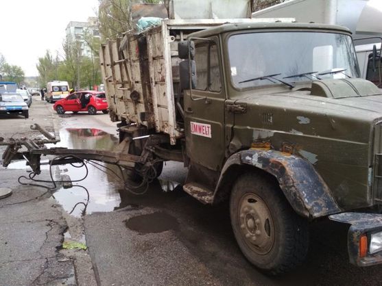В Запорожье мусоровоз убил пешехода - 120837 В Запорожье мусоровоз убил пешехода - фото 120837