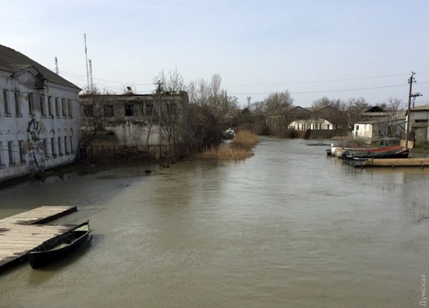 В Одесской области затопило город (фото, видео) - 116995 В Одесской области затопило город (фото, видео) - фото 116995