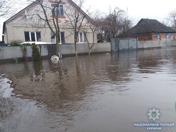В Сумской области затопило один из городов (фото, видео) - 117095 В Сумской области затопило один из городов (фото, видео) - фото 117095