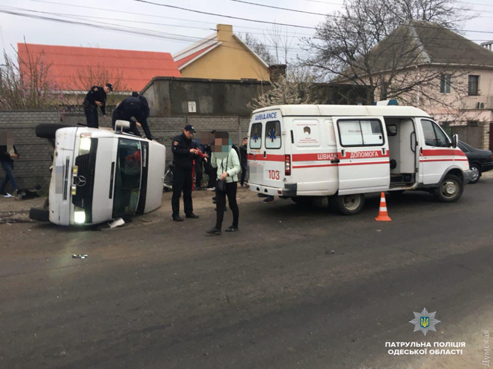 В Одессе в жуткое ДТП попал автобус с пассажирами, много пострадавших - 119745 В Одессе в жуткое ДТП попал автобус с пассажирами, много пострадавших - фото 119745