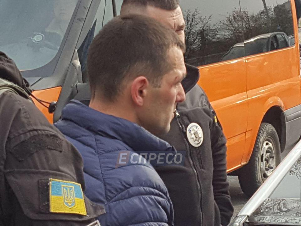 Пьяный киевский автомойщик угнал Mercedes и разнес три машины - 119771 Пьяный киевский автомойщик угнал Mercedes и разнес три машины - фото 119771