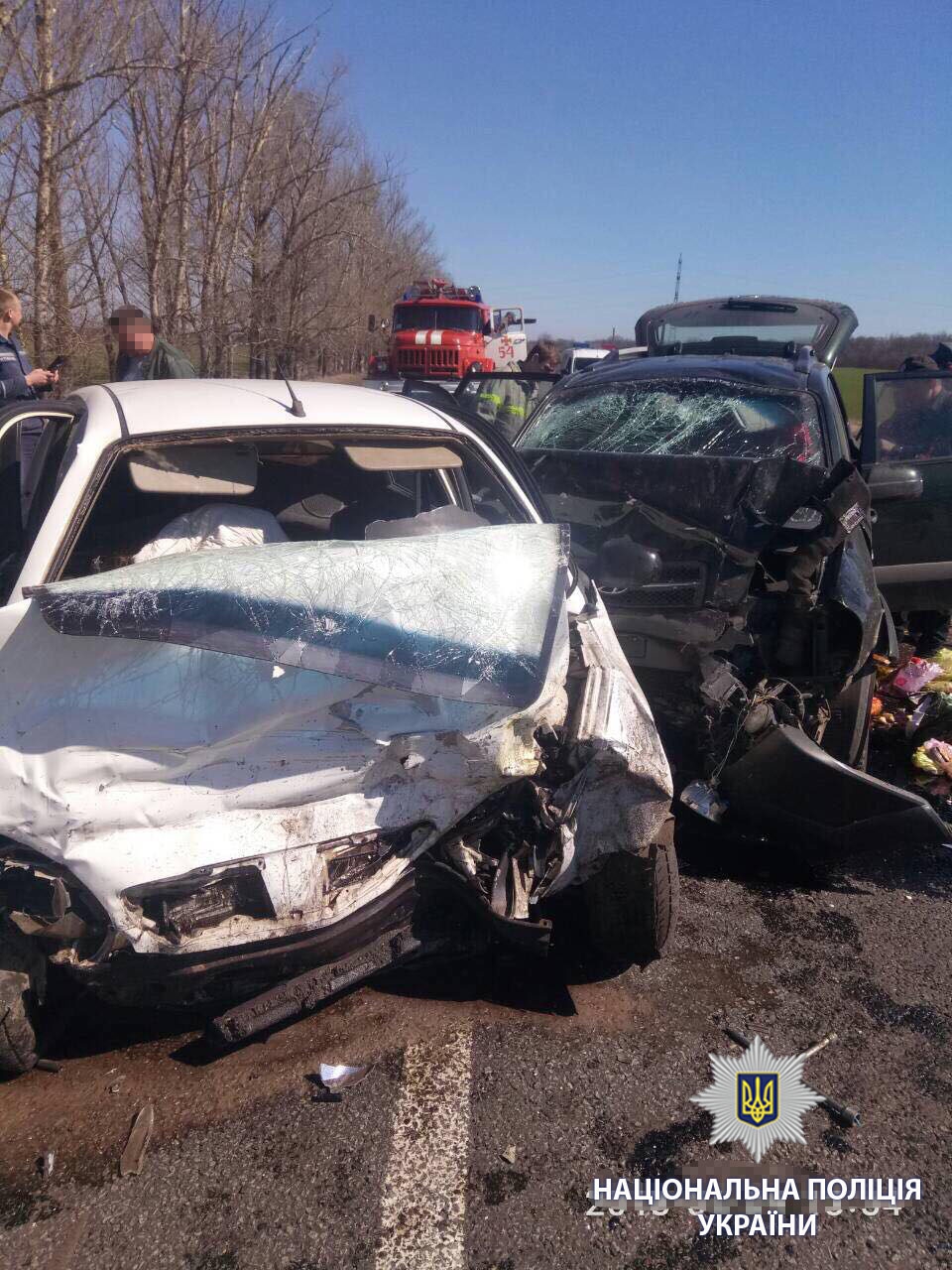 Жуткое ДТП: Под Харьковом столкнулись два авто, погибла семья с детьми - 118424 Жуткое ДТП: Под Харьковом столкнулись два авто, погибла семья с детьми - фото 118424
