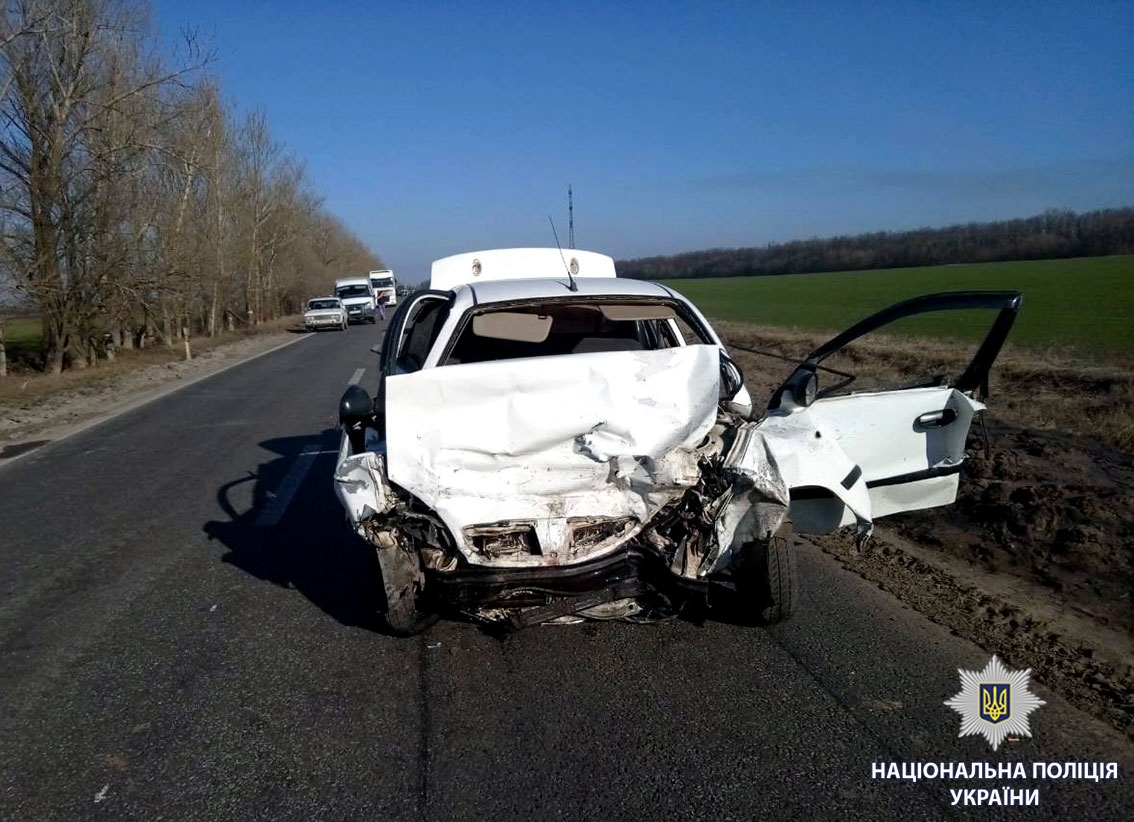 Жуткое ДТП: Под Харьковом столкнулись два авто, погибла семья с детьми - 118420 Жуткое ДТП: Под Харьковом столкнулись два авто, погибла семья с детьми - фото 118420