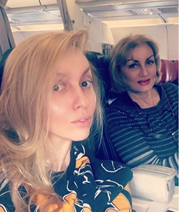 Оля Полякова с мамой и дочками украсила обложку глянца - 120656 Оля Полякова с мамой и дочками украсила обложку глянца - фото 120656