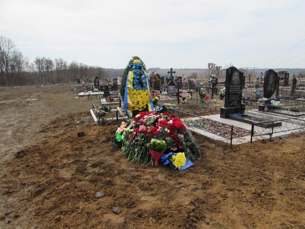 В Полтавской области попрощались с Юрием Солошенко, освобожденным из плена РФ - 118135 В Полтавской области попрощались с Юрием Солошенко, освобожденным из плена РФ - фото 118135