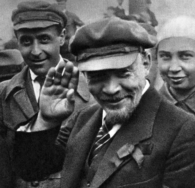 Чужие дни рождения: Гитлер и Ленин как маркеры стокгольмского синдрома Украины - 121039 Чужие дни рождения: Гитлер и Ленин как маркеры стокгольмского синдрома Украины - фото 121039