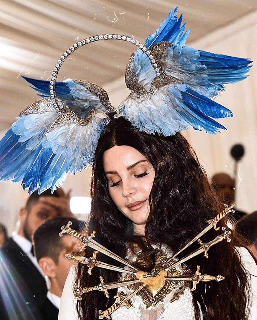Met Gala-2018: лучшие наряды от известных личностей - 123805 Met Gala-2018: лучшие наряды от известных личностей - фото 123805