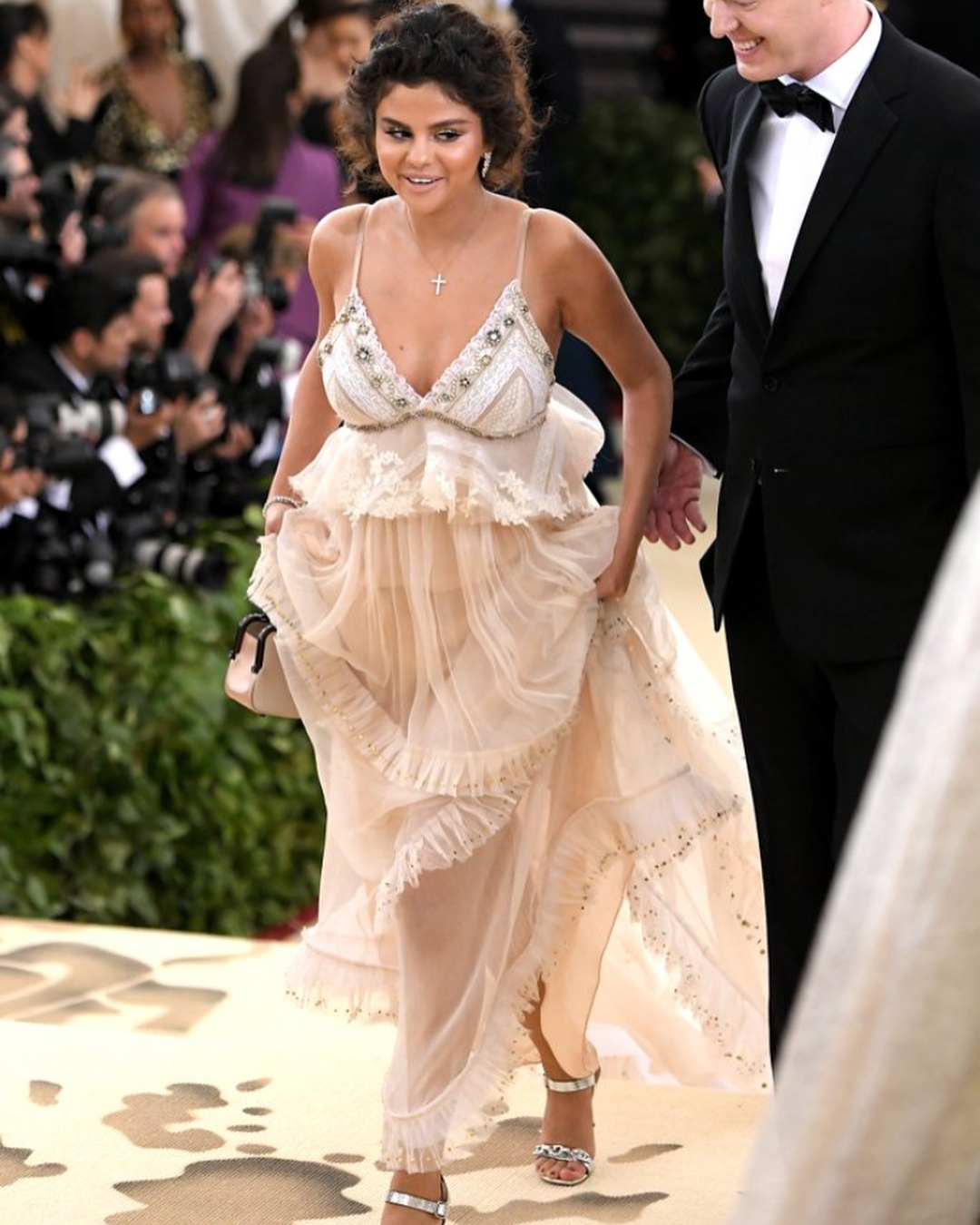 Met Gala-2018: лучшие наряды от известных личностей - 123796 Met Gala-2018: лучшие наряды от известных личностей - фото 123796