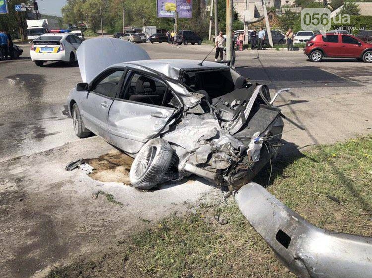 Жуткое видео: В Днепре фура влетела в 13 автомобилей, есть жертвы (18+) - 123119 Жуткое видео: В Днепре фура влетела в 13 автомобилей, есть жертвы (18+) - фото 123119