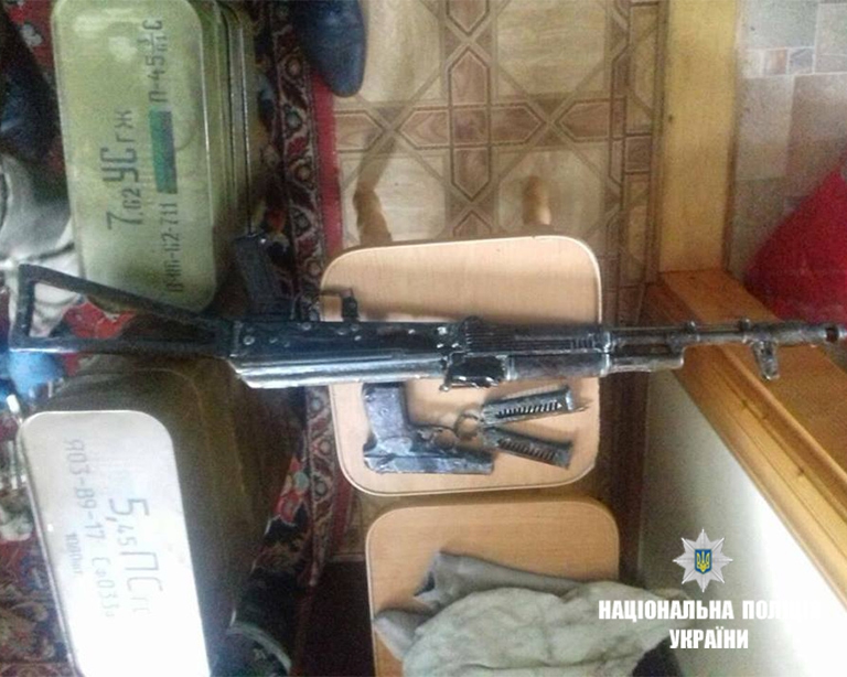 В хозяйстве пригодится: Прапорщик в отставке собрал дома огромный арсенал оружия - 125815 В хозяйстве пригодится: Прапорщик в отставке собрал дома огромный арсенал оружия - фото 125815