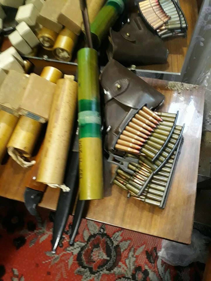 В хозяйстве пригодится: Прапорщик в отставке собрал дома огромный арсенал оружия - 125811 В хозяйстве пригодится: Прапорщик в отставке собрал дома огромный арсенал оружия - фото 125811