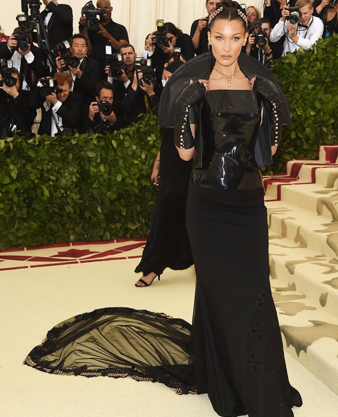 Met Gala-2018: лучшие наряды от известных личностей - 123779 Met Gala-2018: лучшие наряды от известных личностей - фото 123779