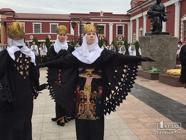 В Кривом Роге ветеранам 9 мая спели песню о российских наемниках в Сирии - 124102 В Кривом Роге ветеранам 9 мая спели песню о российских наемниках в Сирии - фото 124102
