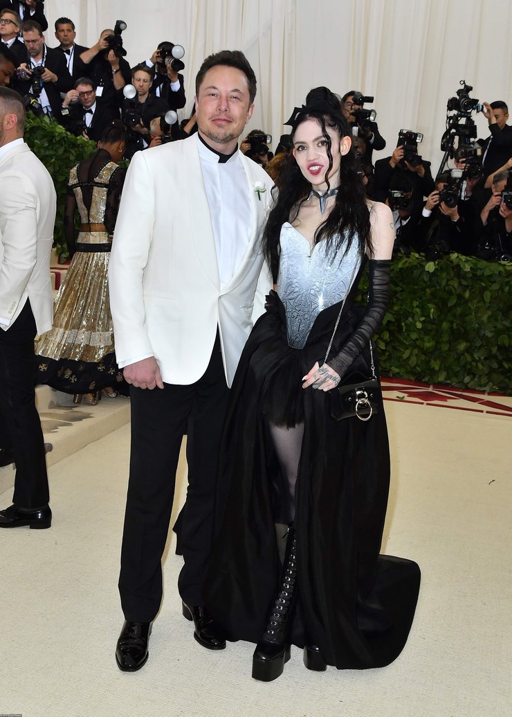 Met Gala-2018: Илон Маск появился на красной дорожке с новой девушкой - 123855 Met Gala-2018: Илон Маск появился на красной дорожке с новой девушкой - фото 123855