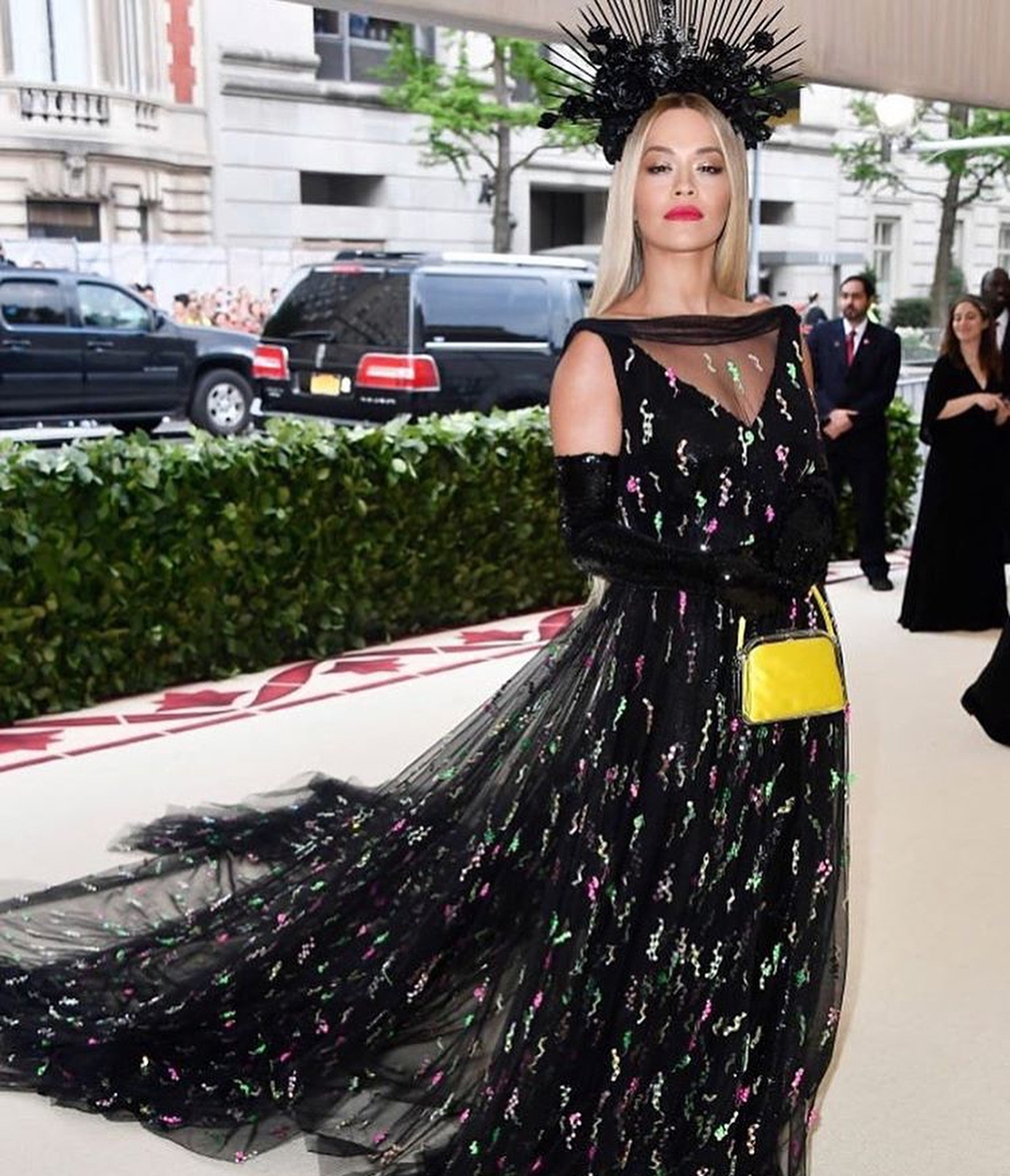 Met Gala-2018: лучшие наряды от известных личностей - 123776 Met Gala-2018: лучшие наряды от известных личностей - фото 123776