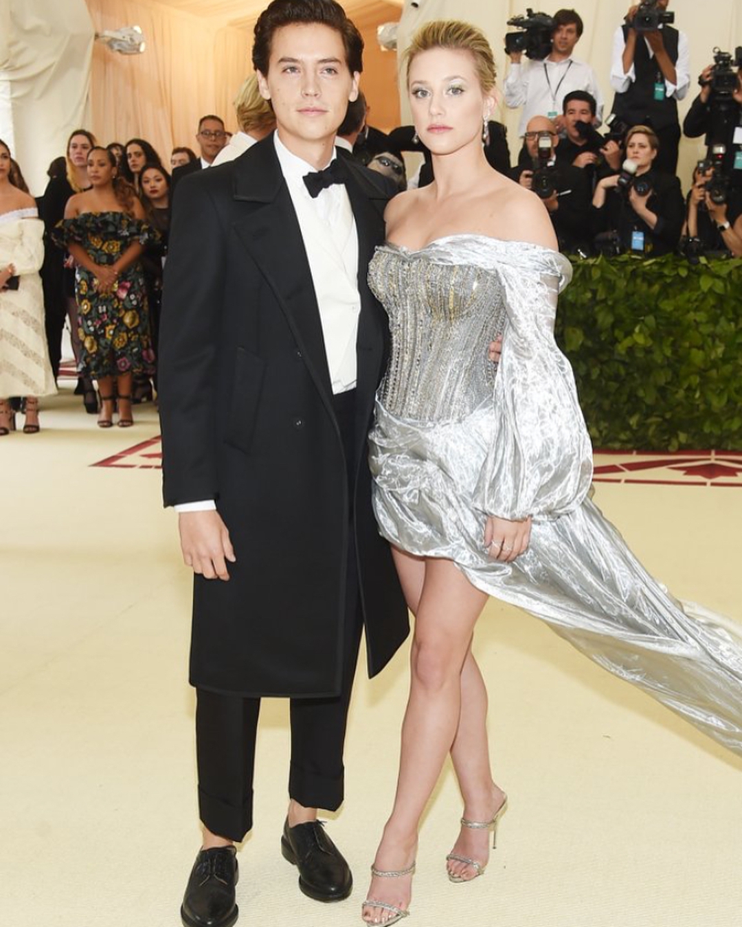 Met Gala-2018: лучшие наряды от известных личностей - 123772 Met Gala-2018: лучшие наряды от известных личностей - фото 123772