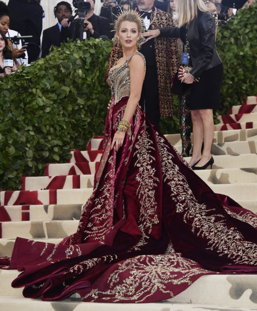 Met Gala-2018: лучшие наряды от известных личностей - 123790 Met Gala-2018: лучшие наряды от известных личностей - фото 123790