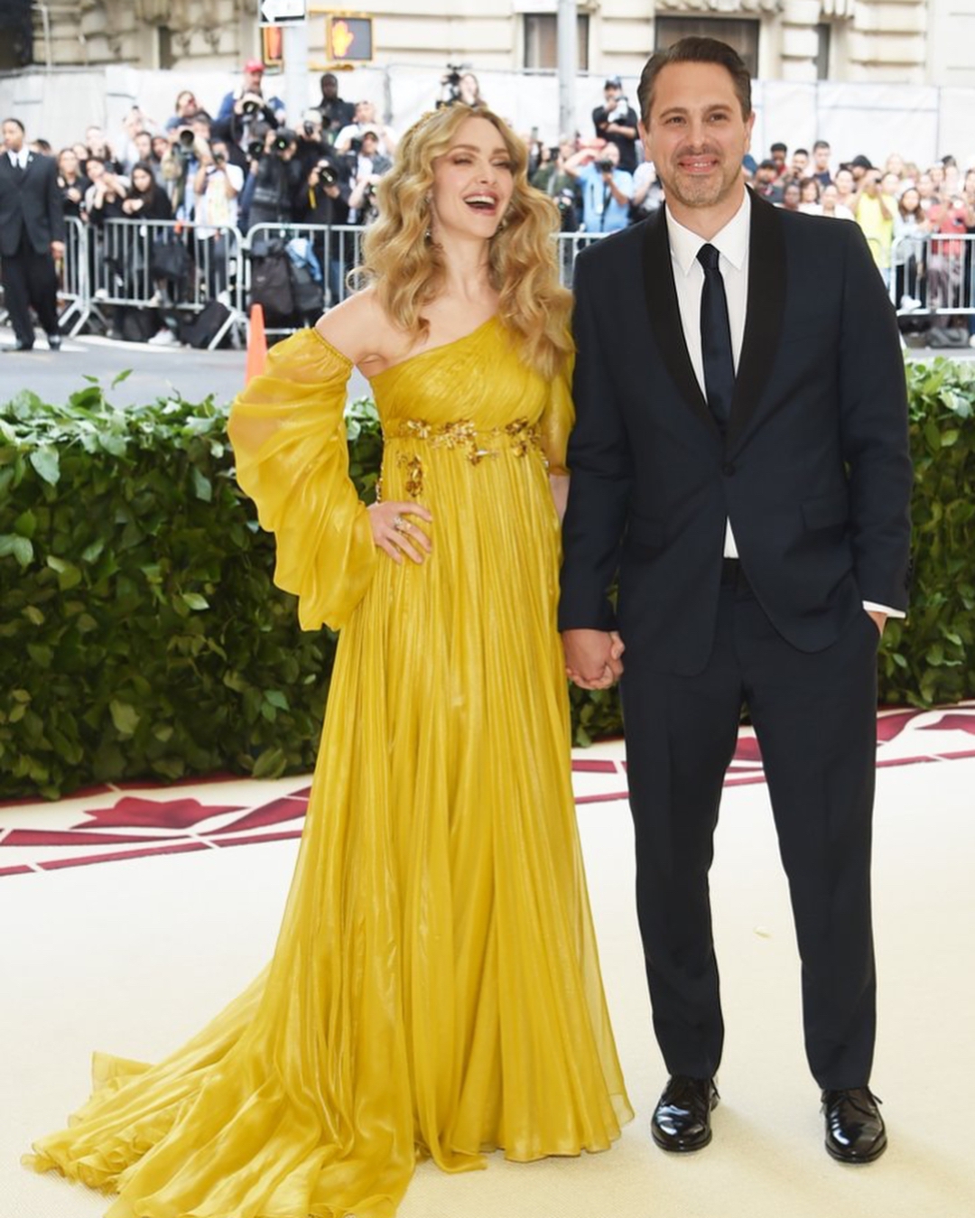 Met Gala-2018: лучшие наряды от известных личностей - 123782 Met Gala-2018: лучшие наряды от известных личностей - фото 123782
